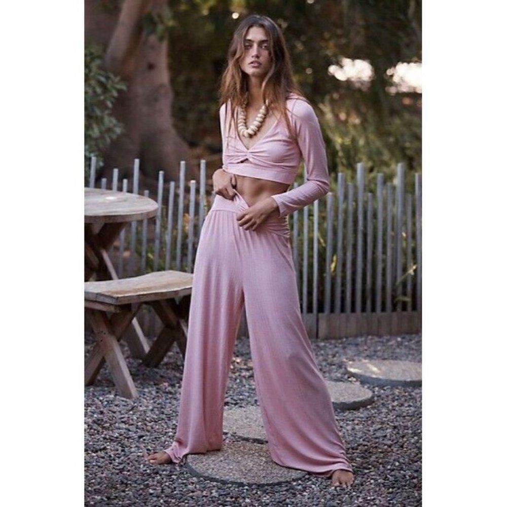 NEW FREE PEOPLE BEACH SELENA SET CROP TOP & WIDE LEG PANT SET SMOKED PINK - Picture 1 of 4